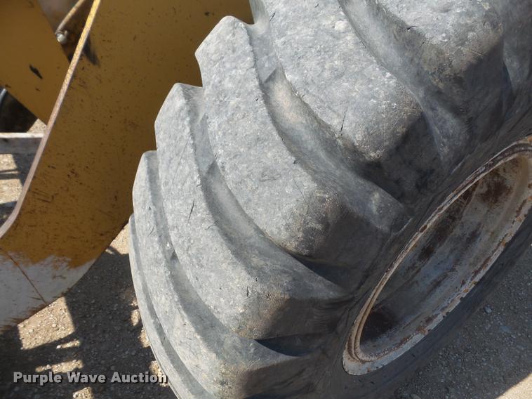 image for item DB0541 1987 Komatsu WA120 wheel loader