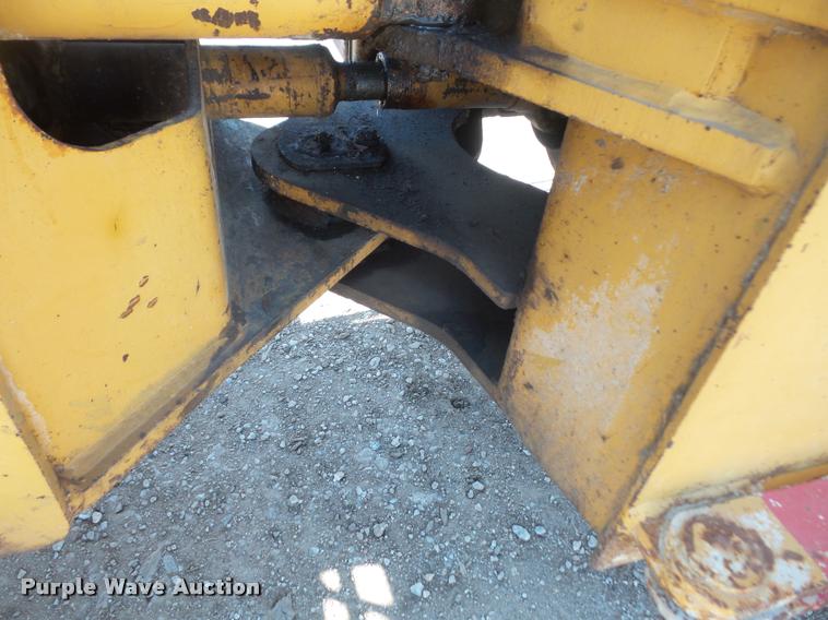 image for item DB0541 1987 Komatsu WA120 wheel loader