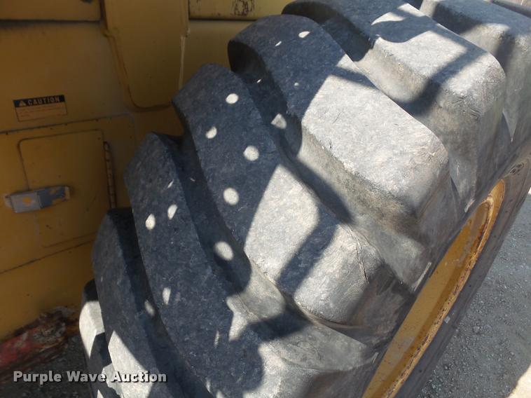 image for item DB0541 1987 Komatsu WA120 wheel loader