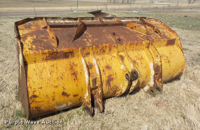 image for item DB0541 1987 Komatsu WA120 wheel loader