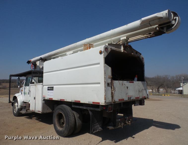 image for item DB0543 1999 International 4900 bucket / forestry truck