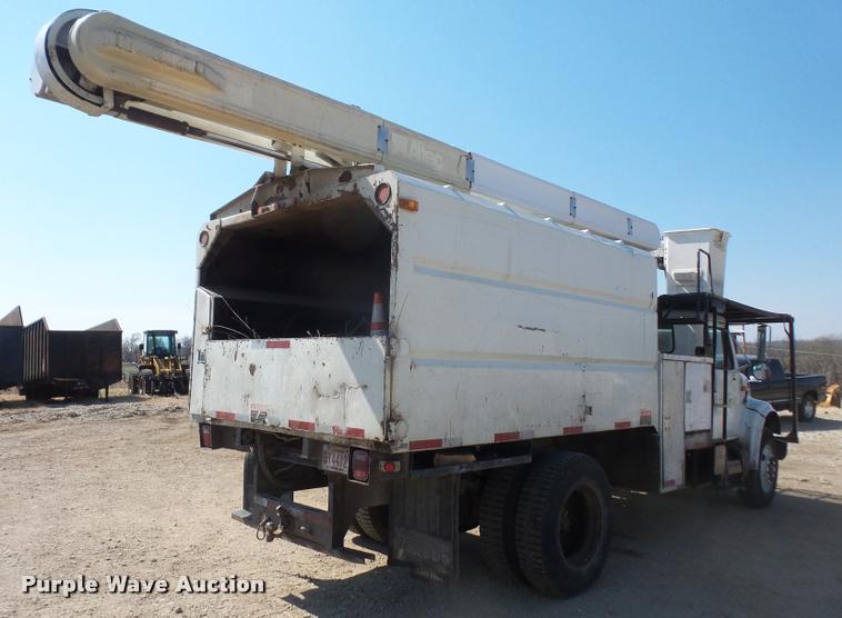 image for item DB0543 1999 International 4900 bucket / forestry truck