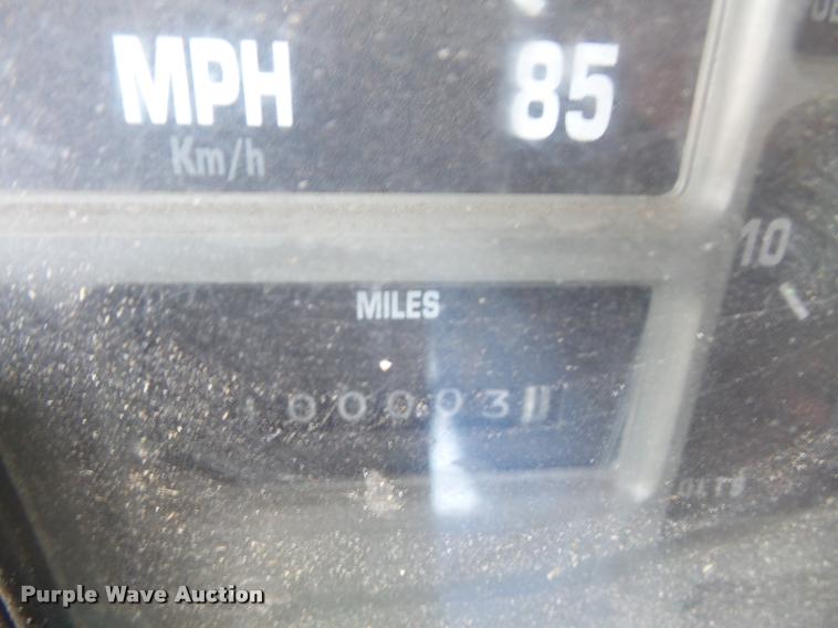 image for item DB0543 1999 International 4900 bucket / forestry truck