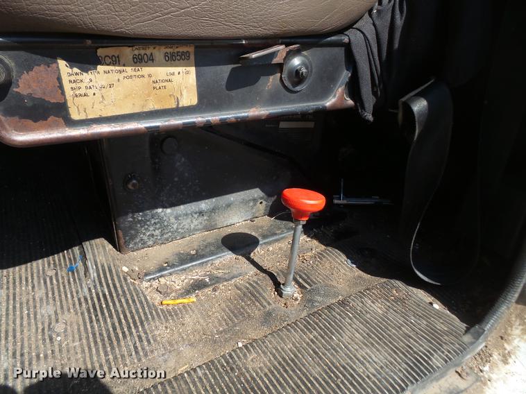 image for item DB0543 1999 International 4900 bucket / forestry truck