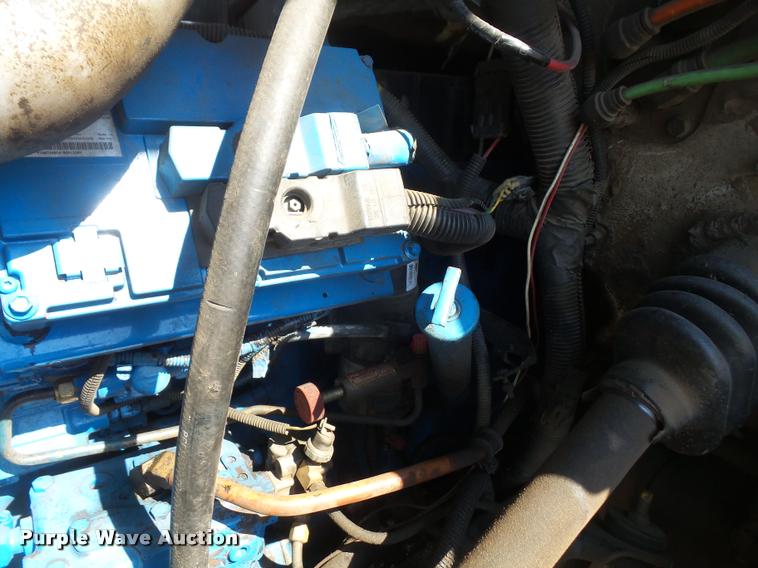 image for item DB0543 1999 International 4900 bucket / forestry truck