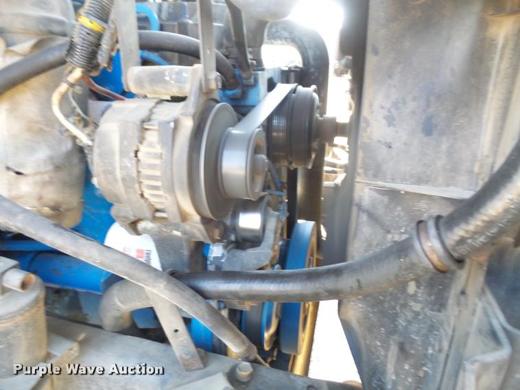 image for item DB0543 1999 International 4900 bucket / forestry truck