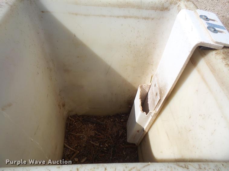 image for item DB0543 1999 International 4900 bucket / forestry truck