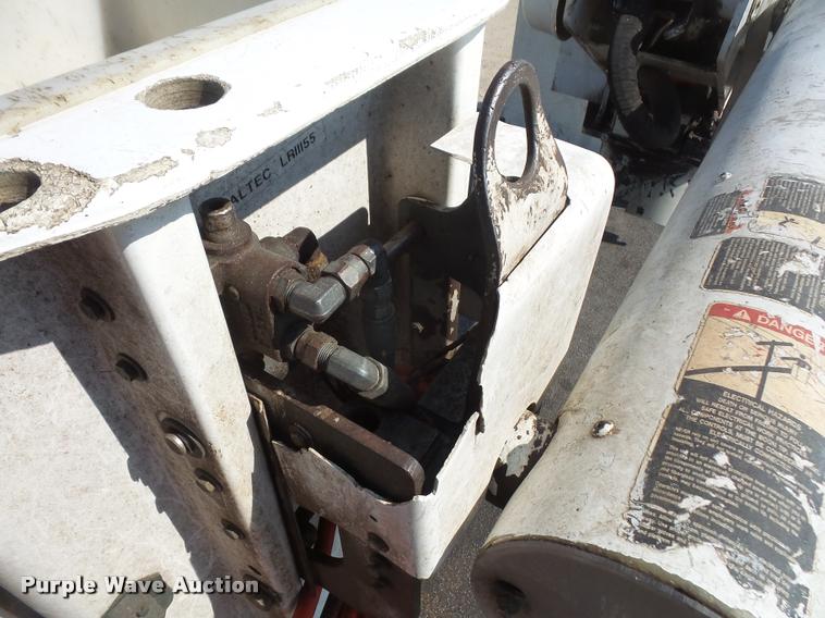 image for item DB0543 1999 International 4900 bucket / forestry truck