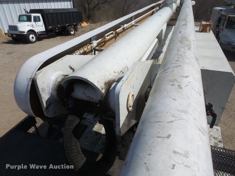 image for item DB0543 1999 International 4900 bucket / forestry truck