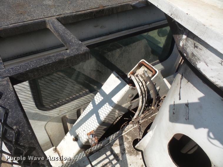 image for item DB0543 1999 International 4900 bucket / forestry truck