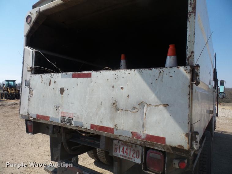 image for item DB0543 1999 International 4900 bucket / forestry truck