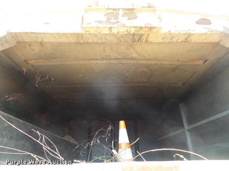 image for item DB0543 1999 International 4900 bucket / forestry truck