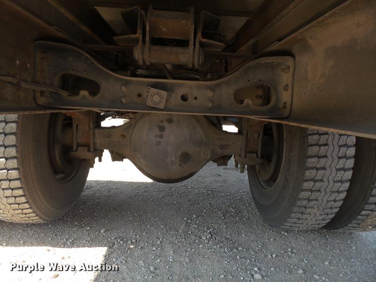 image for item DB0543 1999 International 4900 bucket / forestry truck