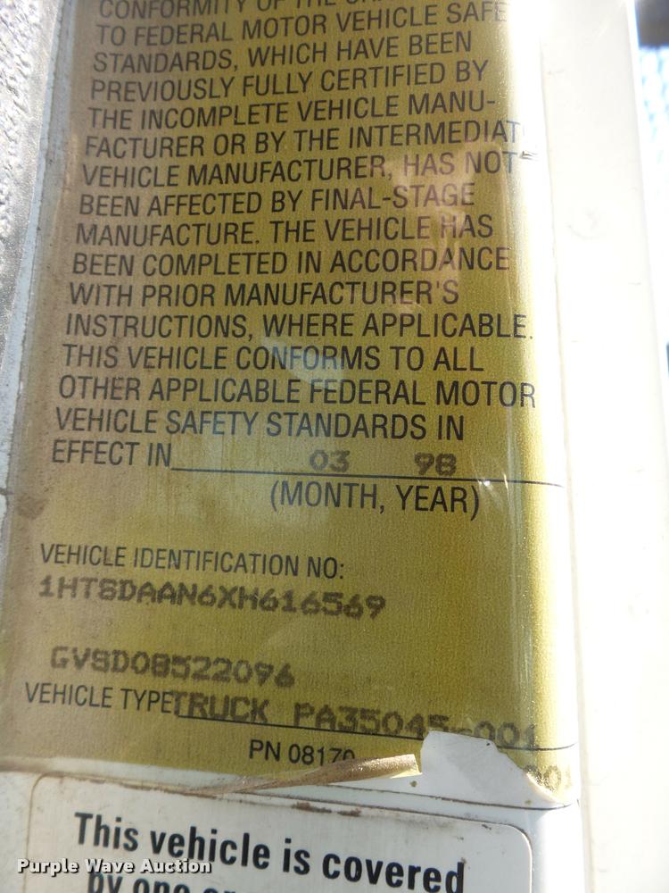 image for item DB0543 1999 International 4900 bucket / forestry truck