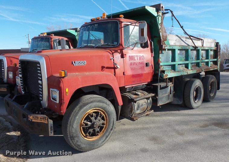 image for item DB1502 1991 Ford LT8000 dump truck
