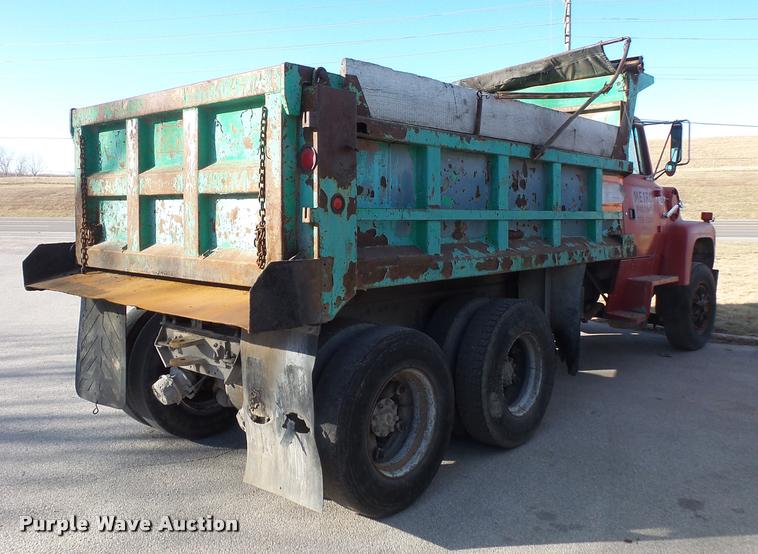image for item DB1502 1991 Ford LT8000 dump truck