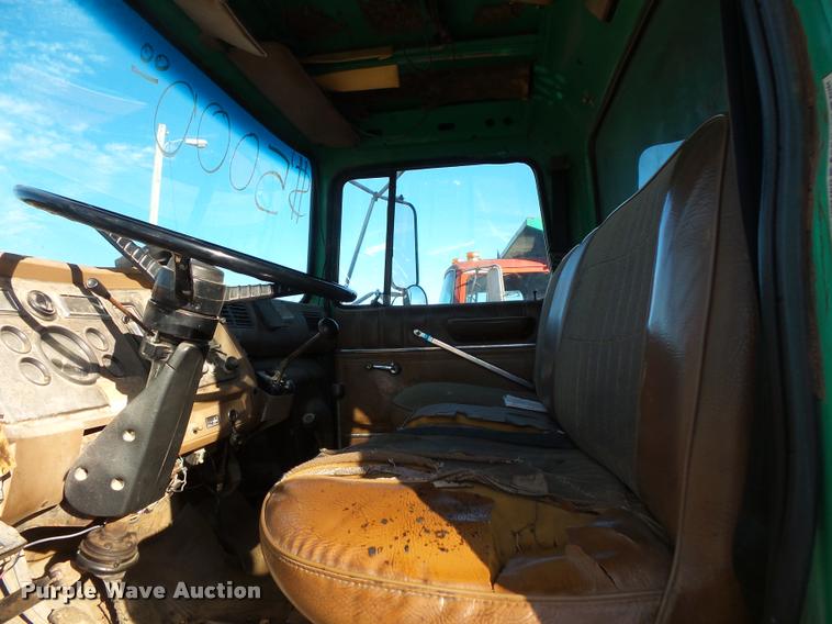 image for item DB1502 1991 Ford LT8000 dump truck
