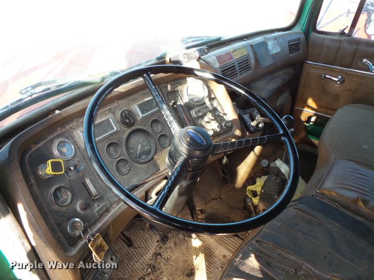 image for item DB1502 1991 Ford LT8000 dump truck