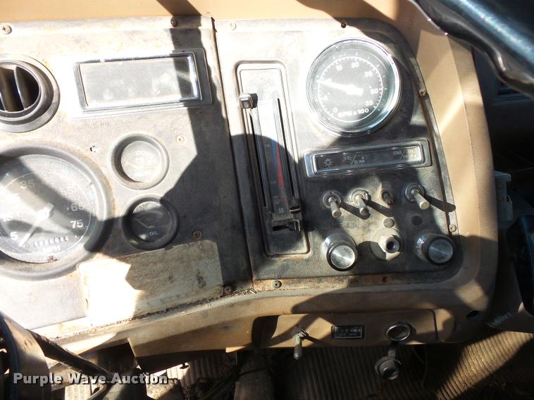 image for item DB1502 1991 Ford LT8000 dump truck