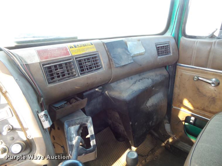 image for item DB1502 1991 Ford LT8000 dump truck