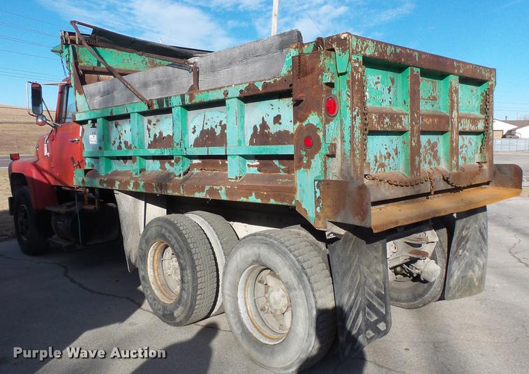 image for item DB1503 1991 Ford LT8000 dump truck