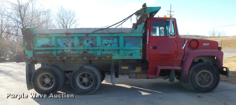 image for item DB1503 1991 Ford LT8000 dump truck