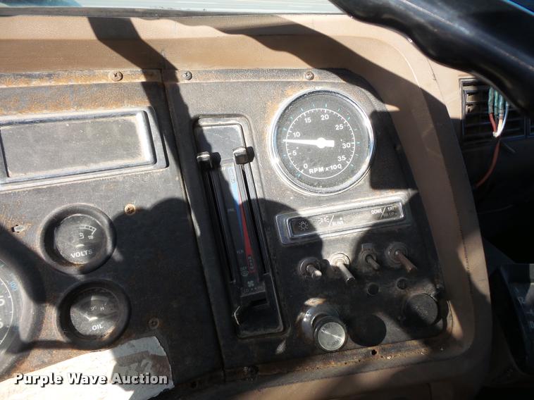 image for item DB1503 1991 Ford LT8000 dump truck