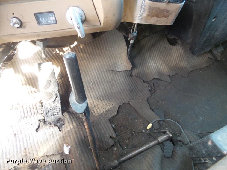 image for item DB1503 1991 Ford LT8000 dump truck