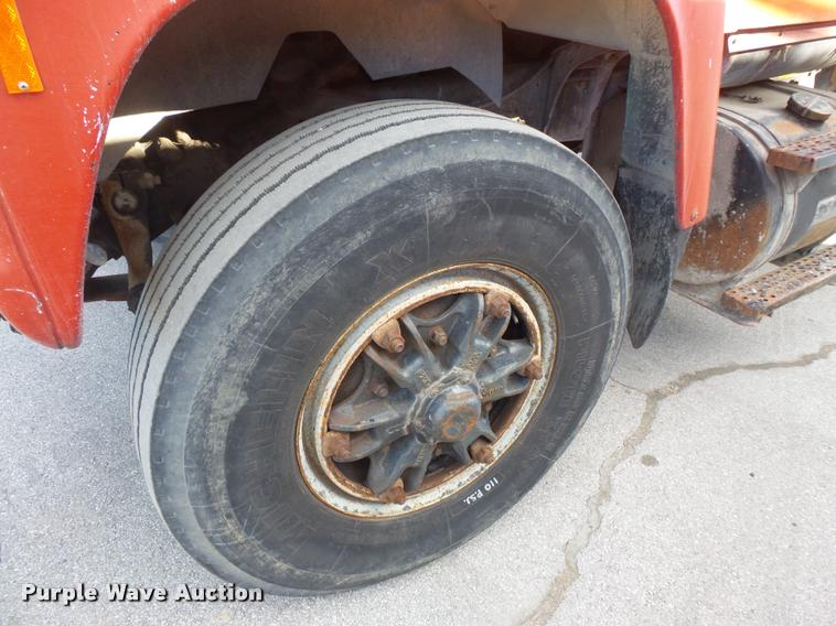 image for item DB1503 1991 Ford LT8000 dump truck