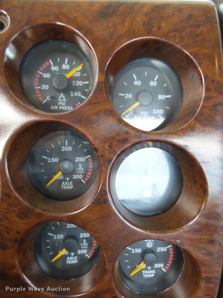 image for item DB2491 2006 Mack CHN613 semi truck