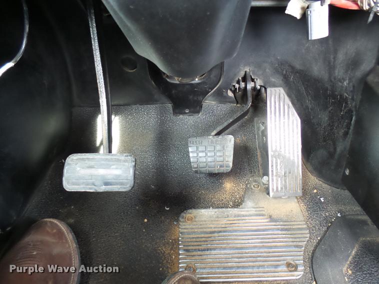 image for item DB2491 2006 Mack CHN613 semi truck