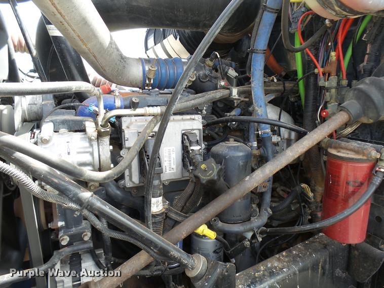 image for item DB2491 2006 Mack CHN613 semi truck