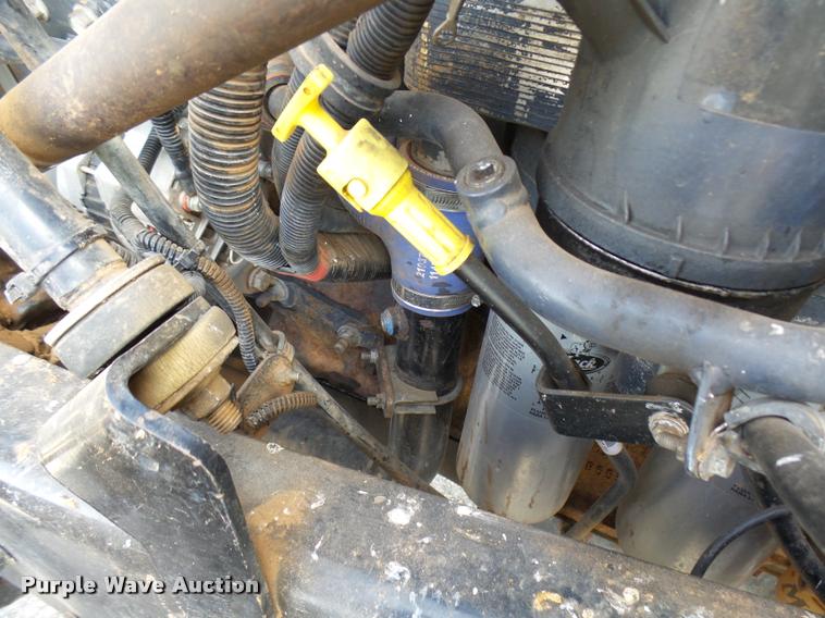 image for item DB2491 2006 Mack CHN613 semi truck