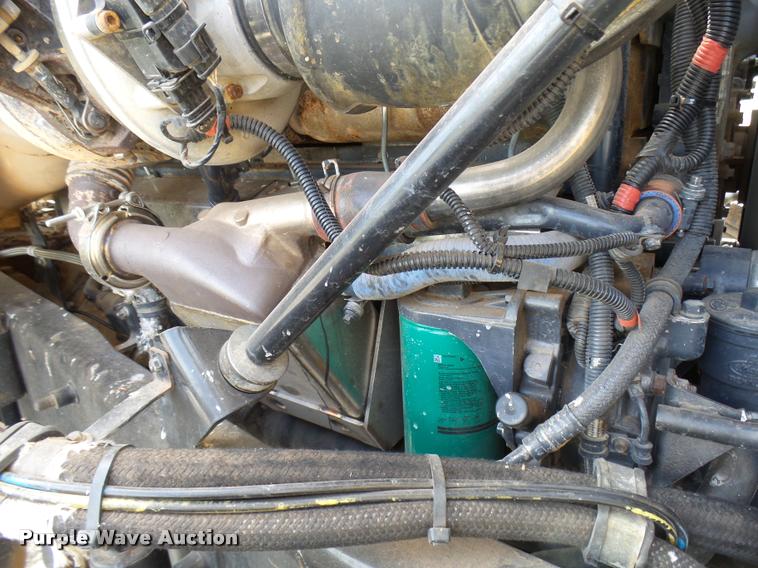 image for item DB2491 2006 Mack CHN613 semi truck