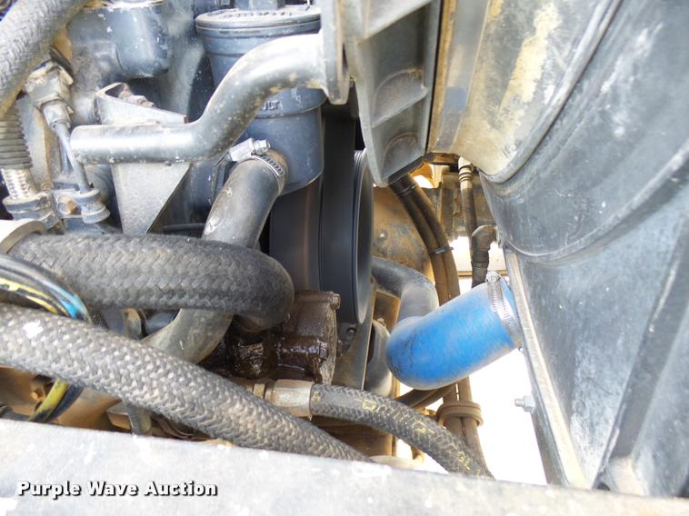 image for item DB2491 2006 Mack CHN613 semi truck