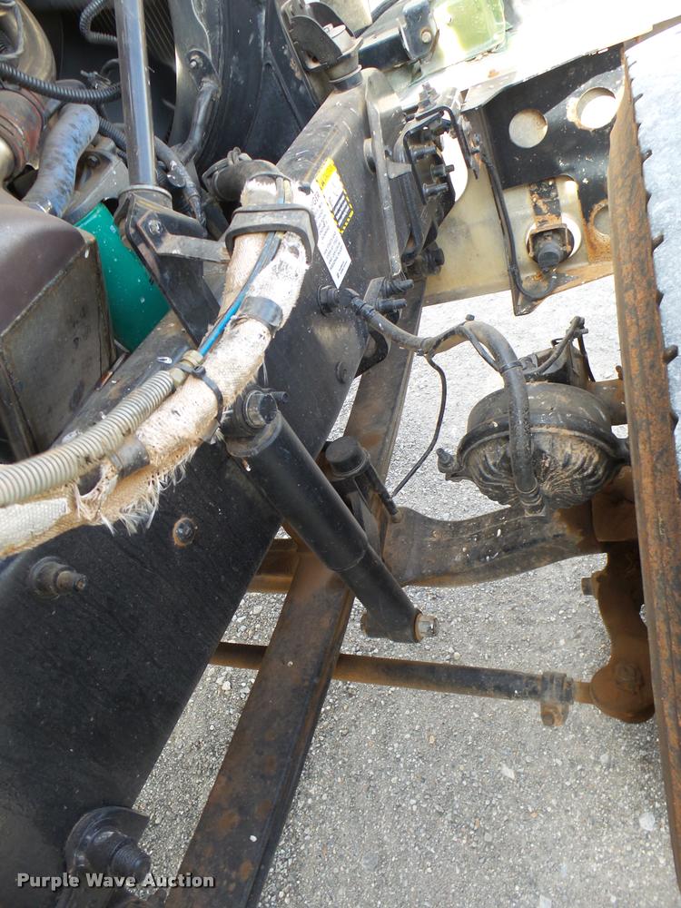 image for item DB2491 2006 Mack CHN613 semi truck