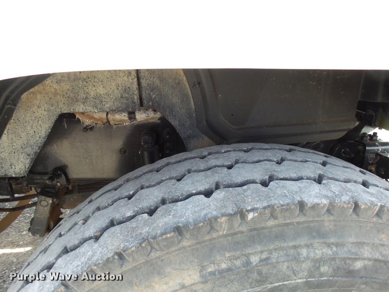 image for item DB2491 2006 Mack CHN613 semi truck