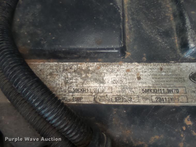 image for item DB2491 2006 Mack CHN613 semi truck