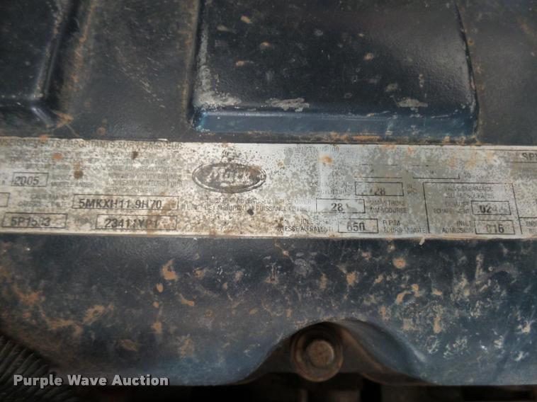 image for item DB2491 2006 Mack CHN613 semi truck