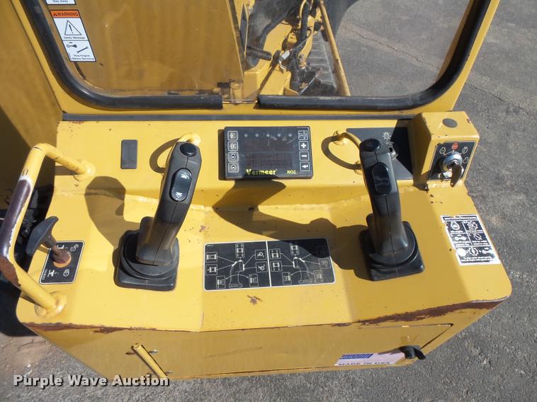 image for item DC9516 2006 Vermeer SC60TX stump grinder