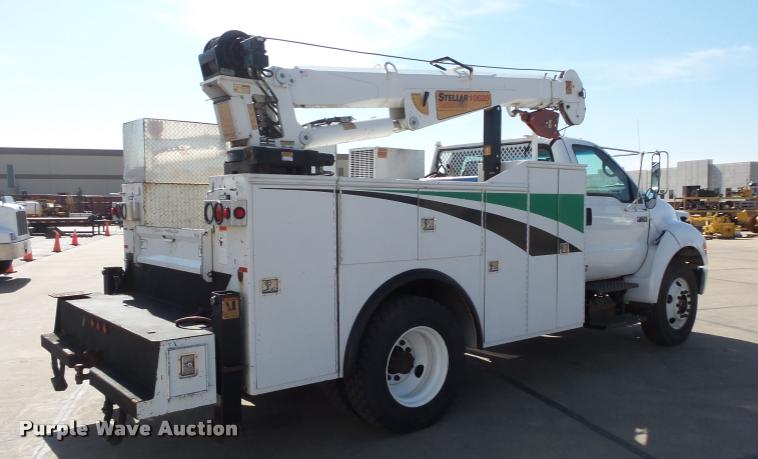 image for item DC9520 2009 Ford F750 XLT Super Duty service truck with crane