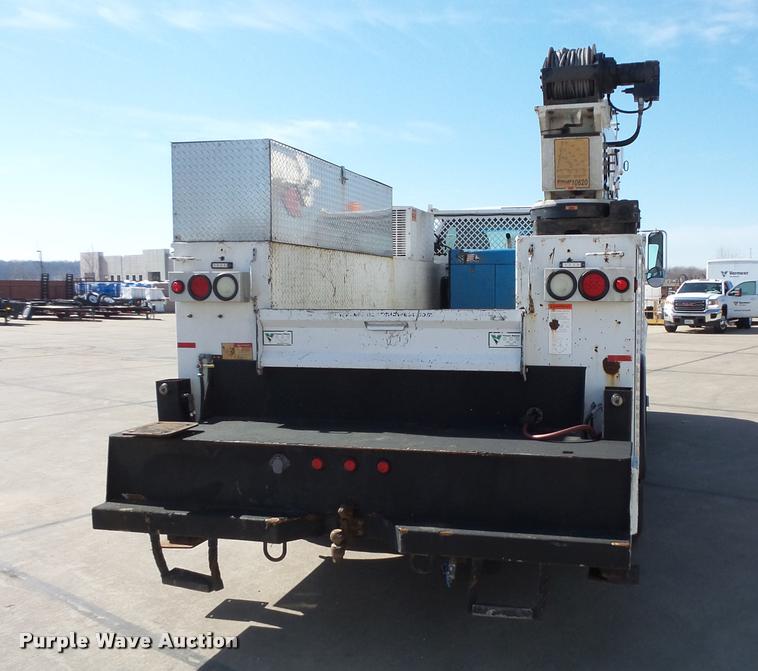 image for item DC9520 2009 Ford F750 XLT Super Duty service truck with crane