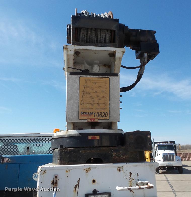 image for item DC9520 2009 Ford F750 XLT Super Duty service truck with crane