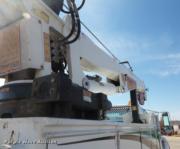 image for item DC9520 2009 Ford F750 XLT Super Duty service truck with crane