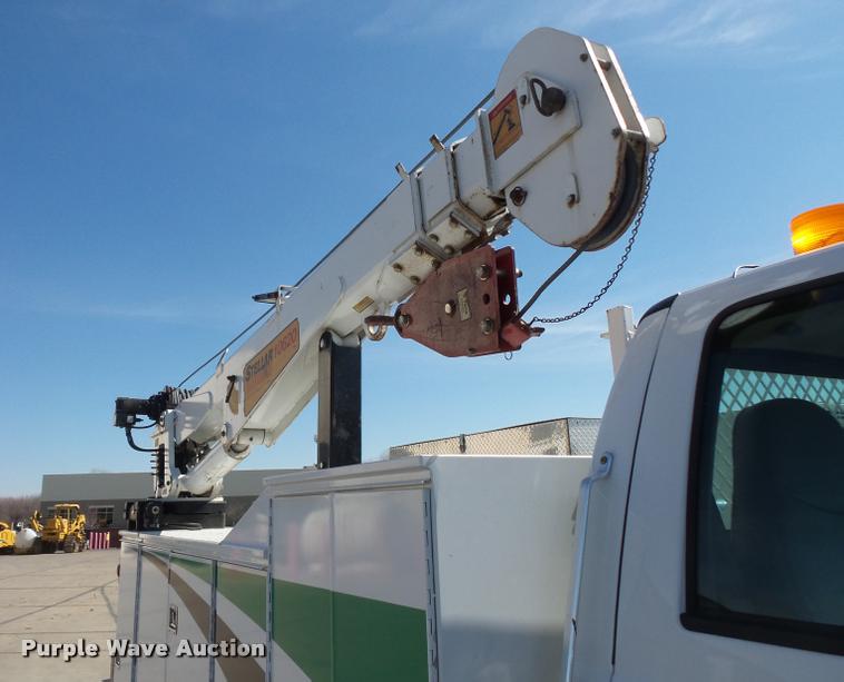 image for item DC9520 2009 Ford F750 XLT Super Duty service truck with crane