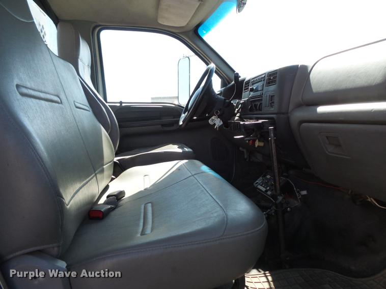 image for item DC9520 2009 Ford F750 XLT Super Duty service truck with crane