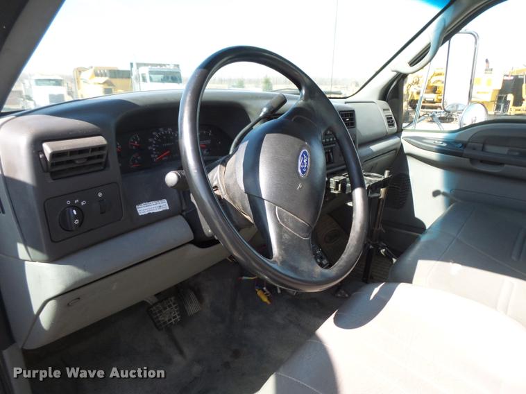 image for item DC9520 2009 Ford F750 XLT Super Duty service truck with crane