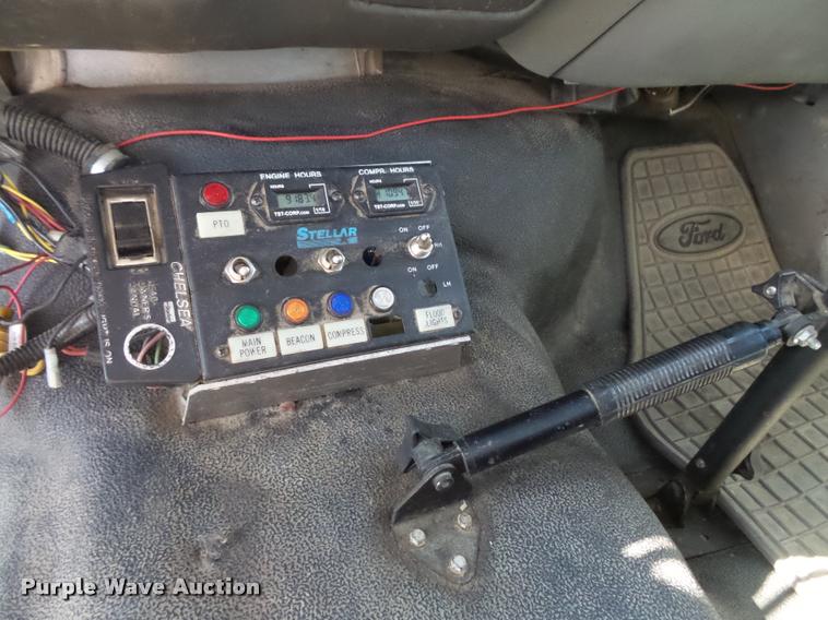 image for item DC9520 2009 Ford F750 XLT Super Duty service truck with crane