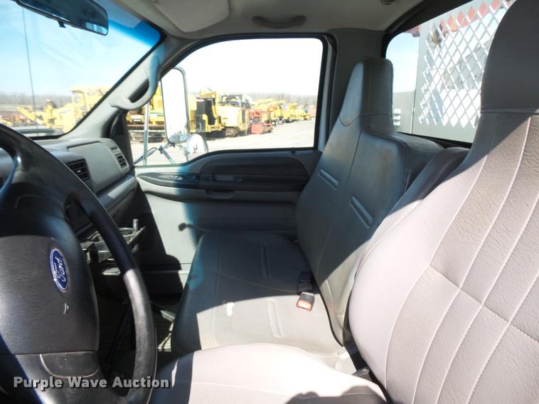 image for item DC9520 2009 Ford F750 XLT Super Duty service truck with crane