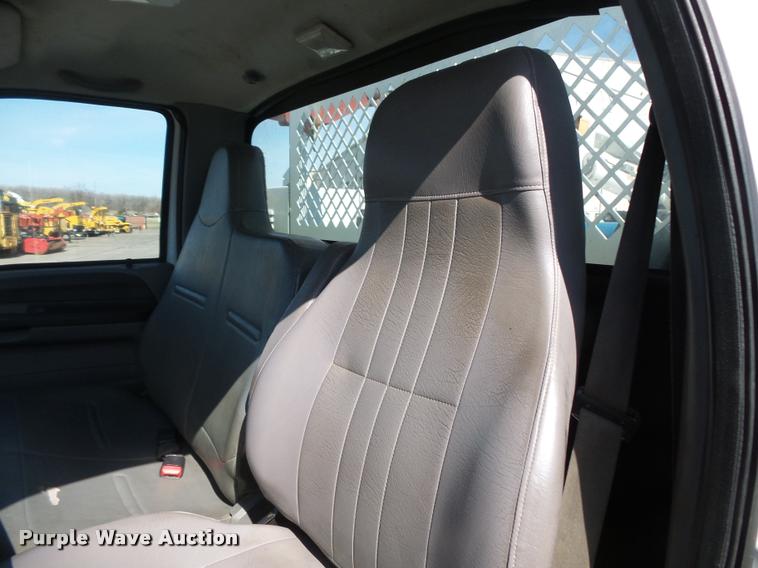 image for item DC9520 2009 Ford F750 XLT Super Duty service truck with crane